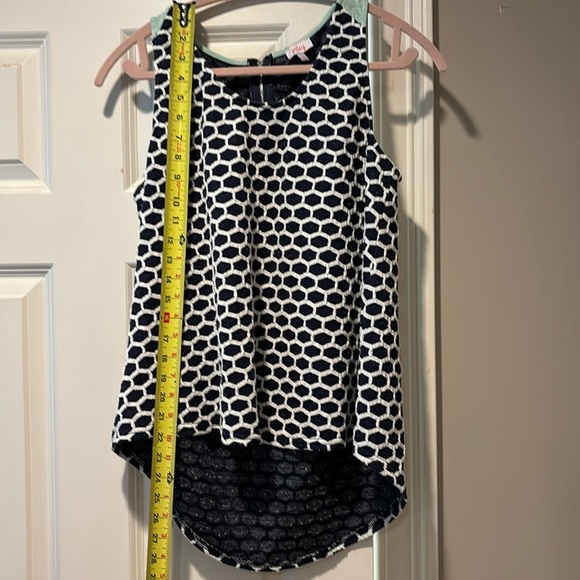 Blue and white flowy tank top lg - Picture 7 of 7